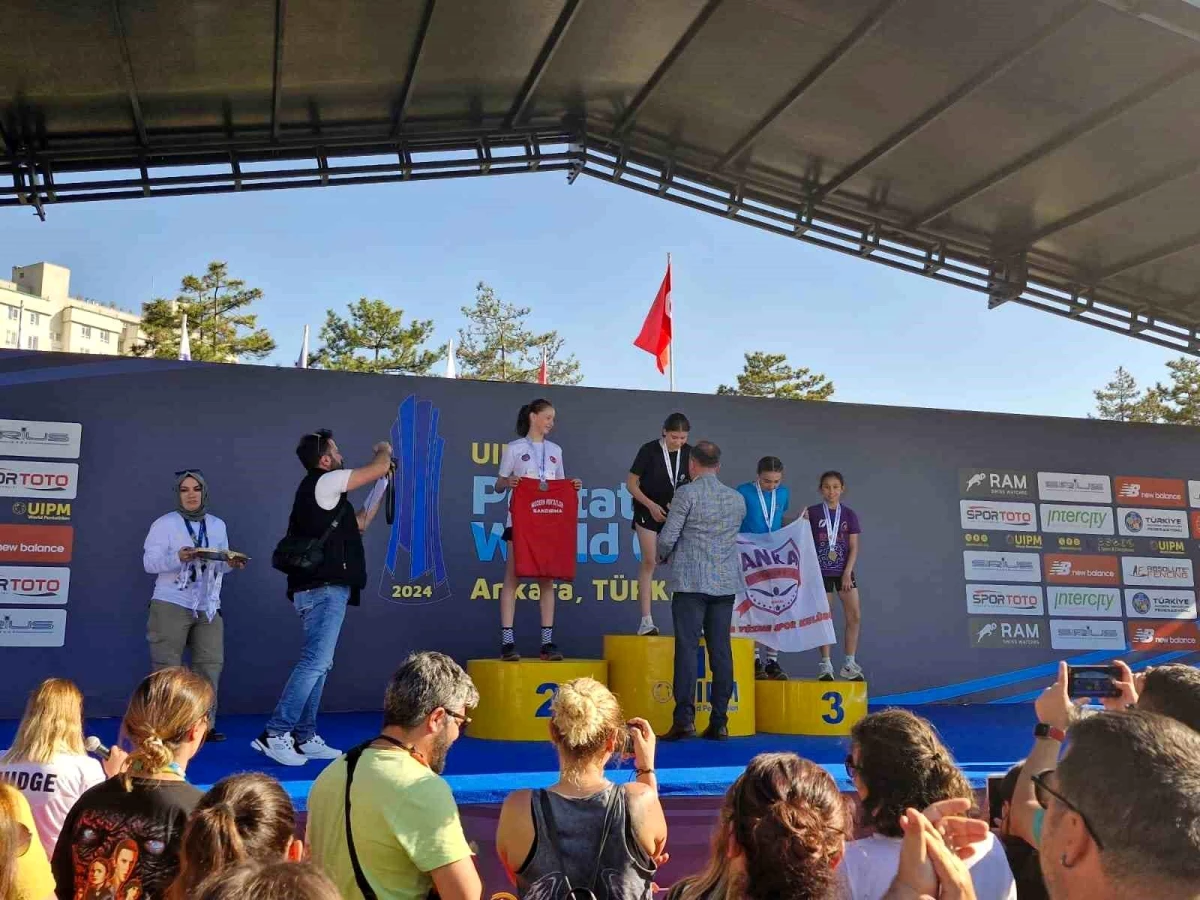 Bandırmalı genç sporcu Zeynep Ay Modern Pentatlon Türkiye Şampiyonası\'nda ikinci oldu