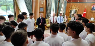 Yunusemre Belediyespor U16 Futbol Takımı Başkanı Ziyaret Etti