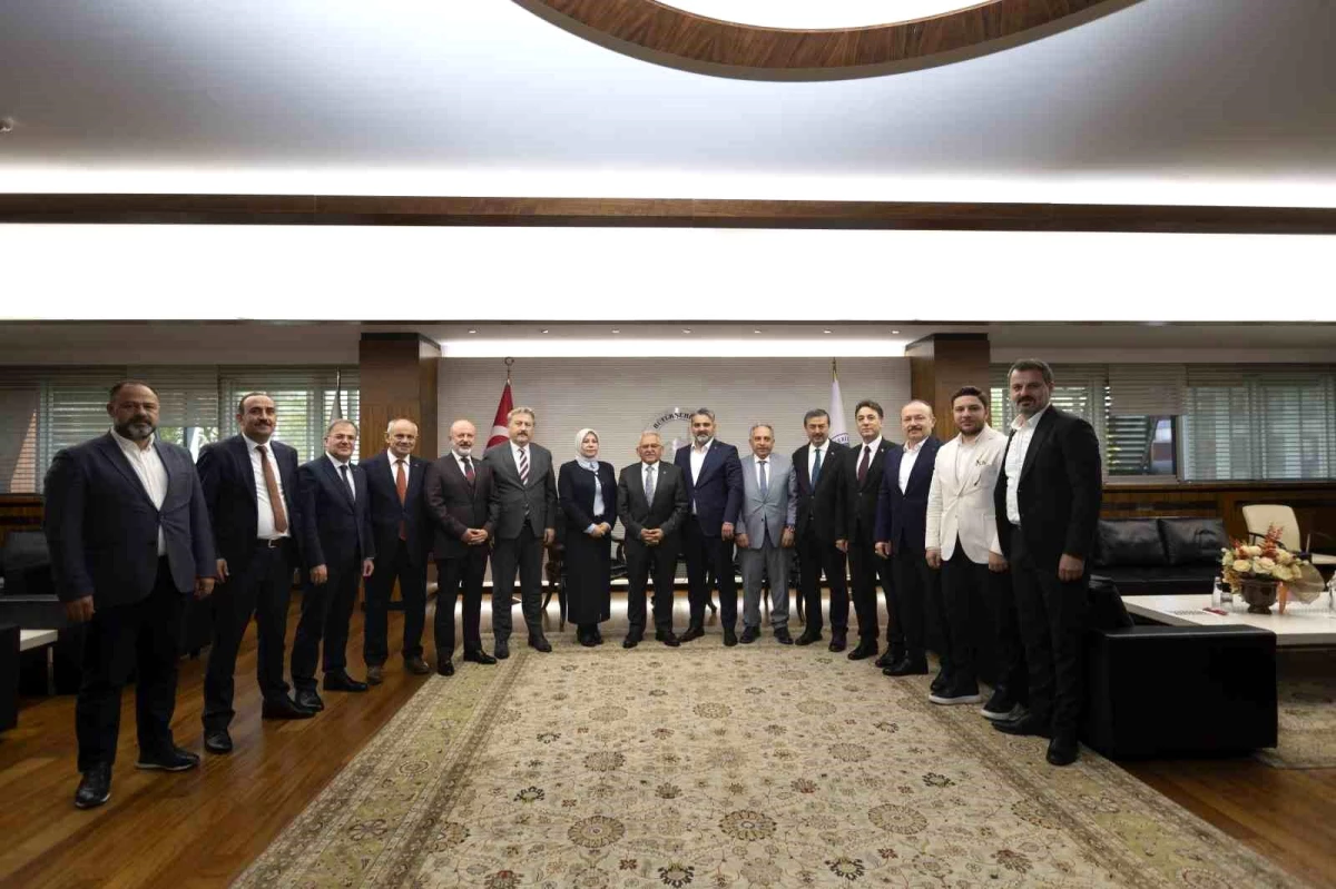 Kayseri Büyükşehir Belediye Başkanı ve AK Parti İl Başkanı Hizmetleri Görüştü
