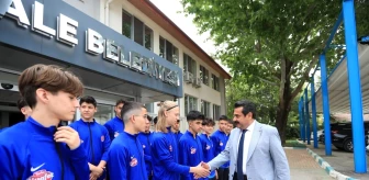 Pamukkale Belediye Başkanı Ali Rıza Ertemur, Dokuzkavaklarspor U16 takımını Türkiye Şampiyonası'na uğurladı