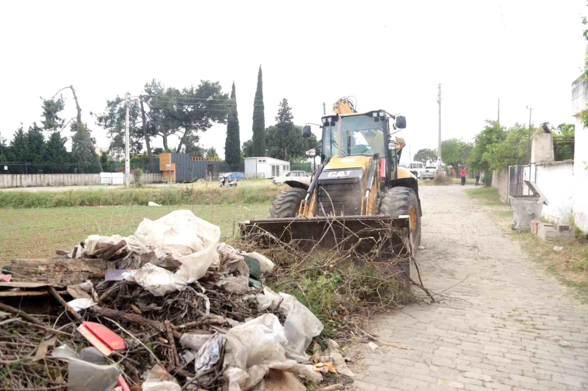 Efeler Belediye Başkanı Kardeşköy Mahallesi\'nin yol düzenleme talebini yerine getirdi