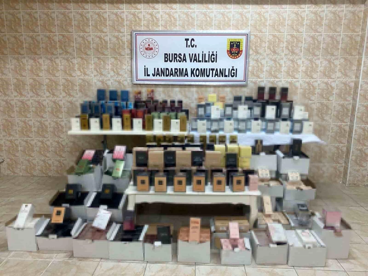 Bursa\'da 1 Milyon 350 Bin TL Değerinde Kaçak Parfümler Ele Geçirildi