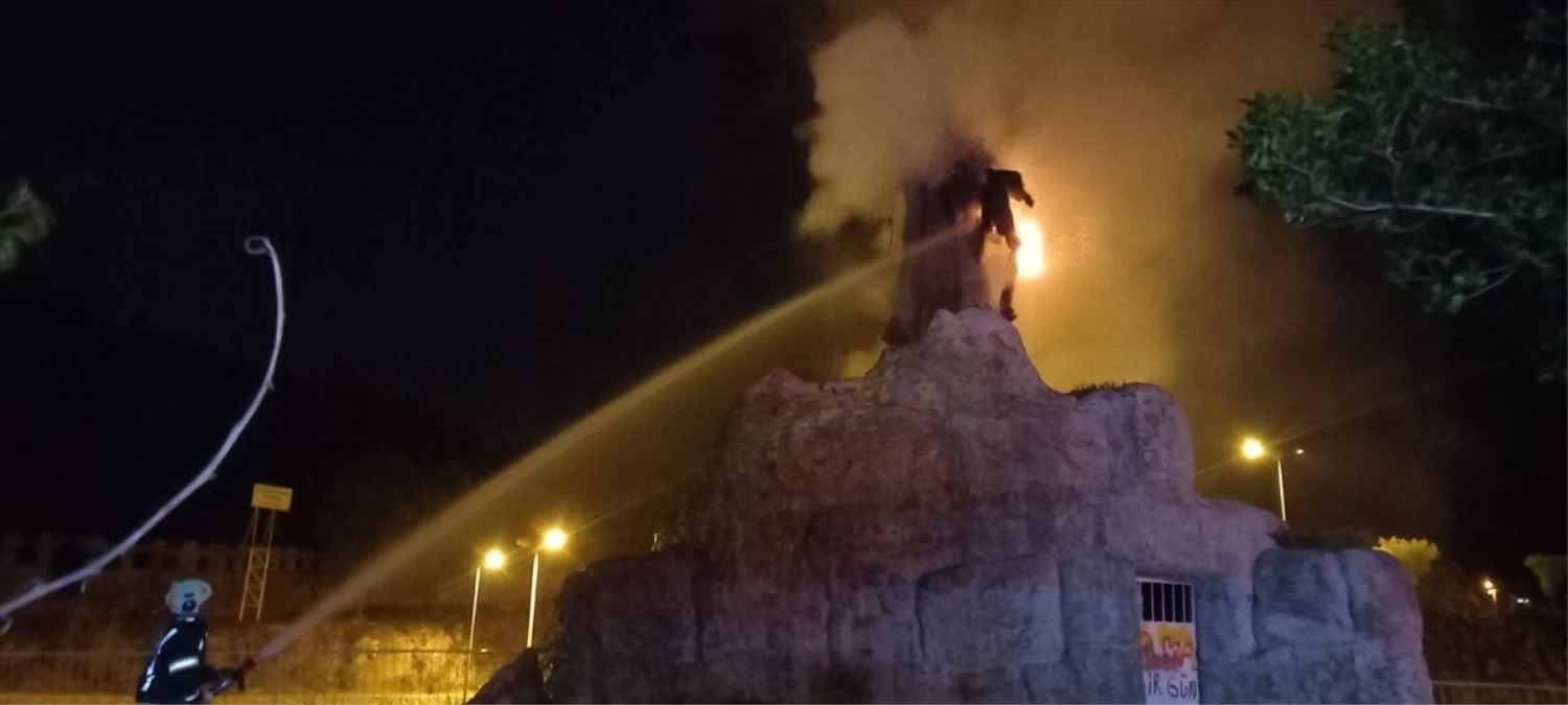 Denizli\'nin Tavas ilçesinde Milli Mücadele kahramanı Köpekçi Nuri Efe heykeli yangında hasar gördü