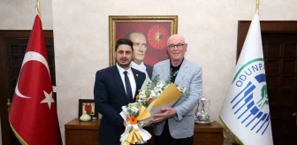Eskişehirspor Yönetim Kurulu Odunpazarı Belediye Başkanı Kazım Kurt'u ziyaret etti