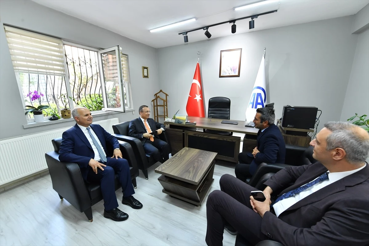Gaziantep Valisi Kemal Çeber, AA Gaziantep Bölge Müdürlüğü\'nü ziyaret etti