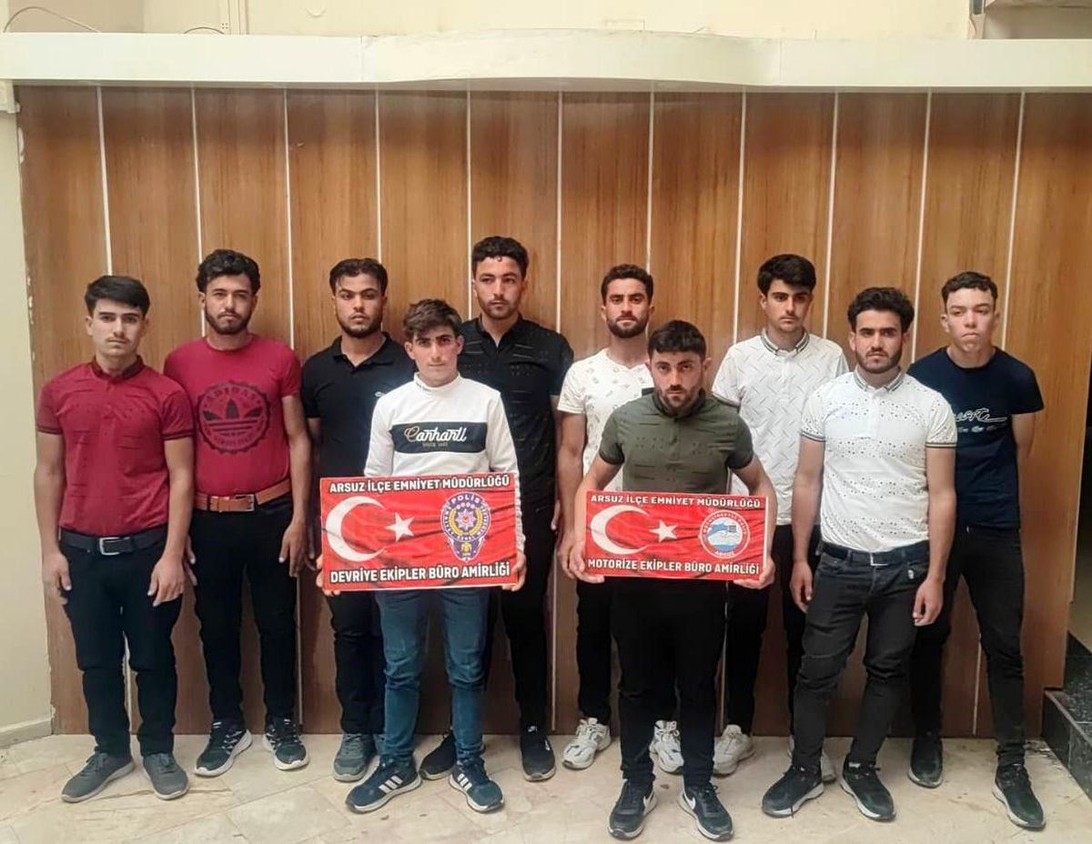 Hatay\'ta illegal yollarla ülkeye giren 10 Suriyeli göçmen yakalandı