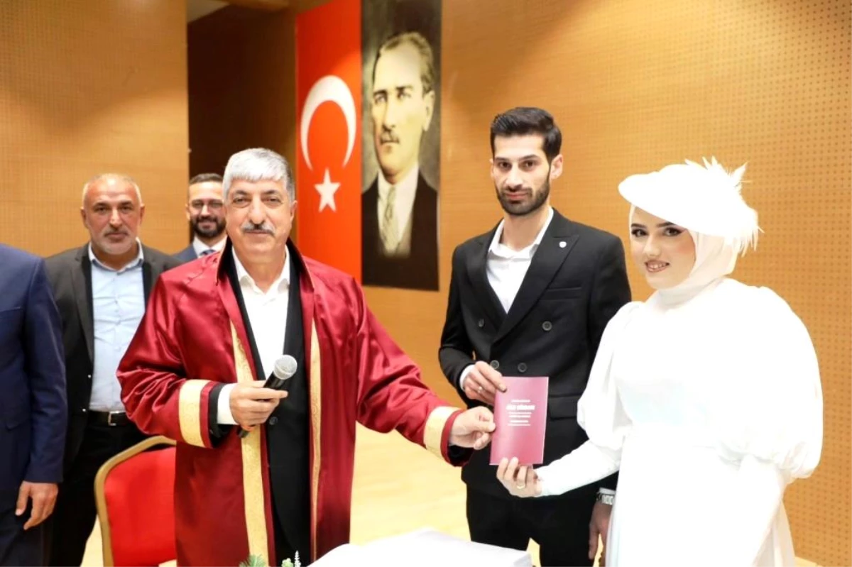 Dilovası Belediye Başkanı Ramazan Ömeroğlu İlk Nikahı Kıydı