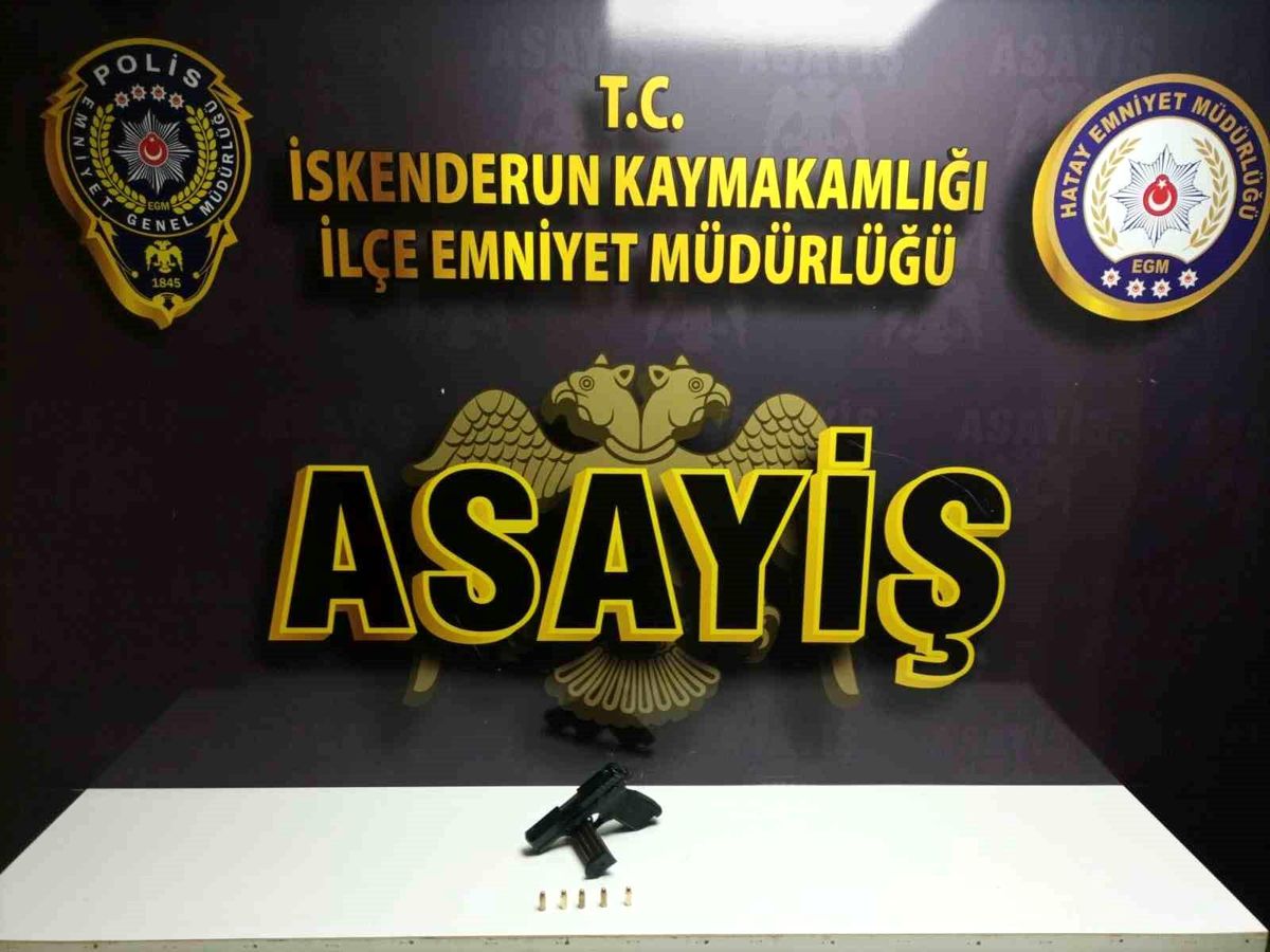 Hatay Emniyet Müdürlüğü, İskenderun\'da Çeşitli Suçlarla İlgili 4 Şüpheliyi Yakaladı