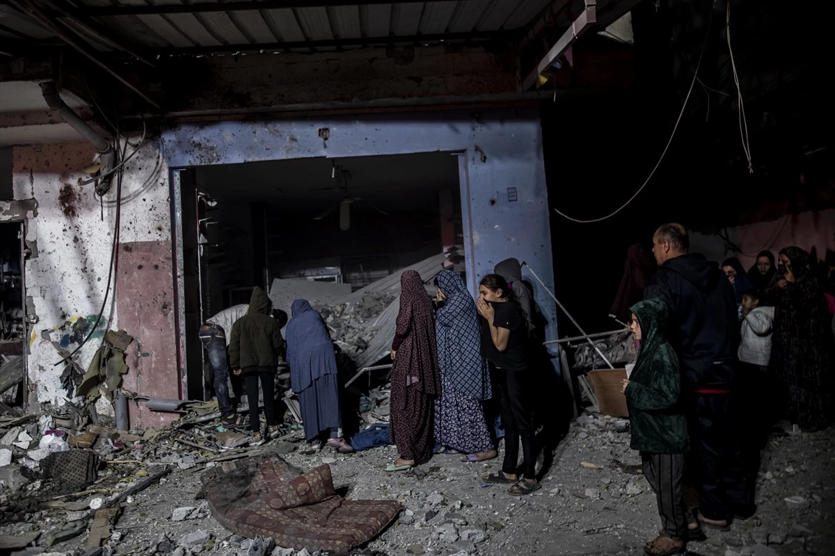 İsrail\'in Bombardımanında 4\'ü Çocuk 7 Filistinli Hayatını Kaybetti