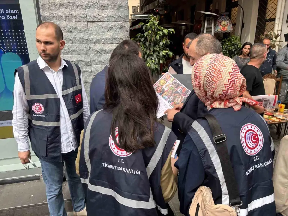 İstiklal Caddesi\'nde Menü Denetimi Yapıldı