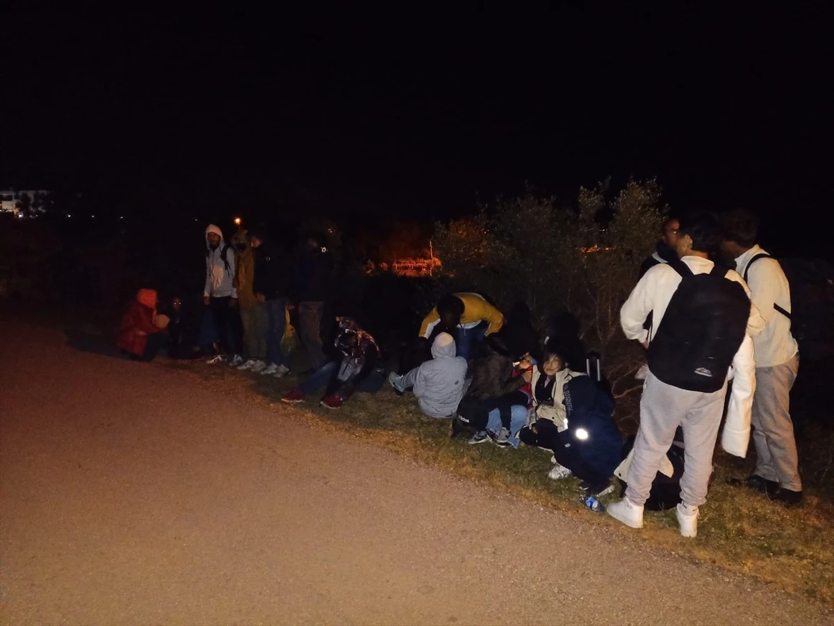 İzmir\'de 86 düzensiz göçmen ve 5 şüpheli yakalandı