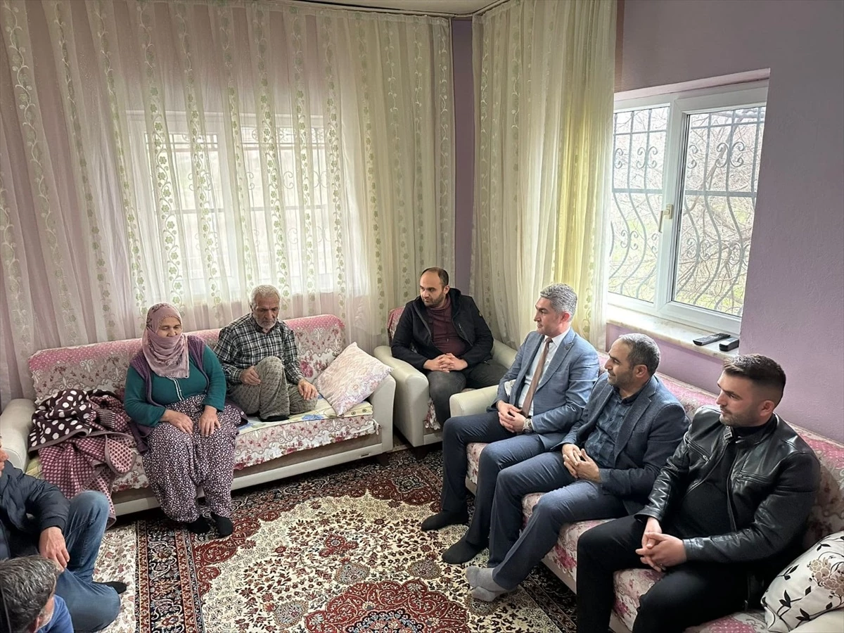 Malatya\'da Asırlık Çınarlarımız Projesi ile yaşlılar evlerinde ziyaret ediliyor