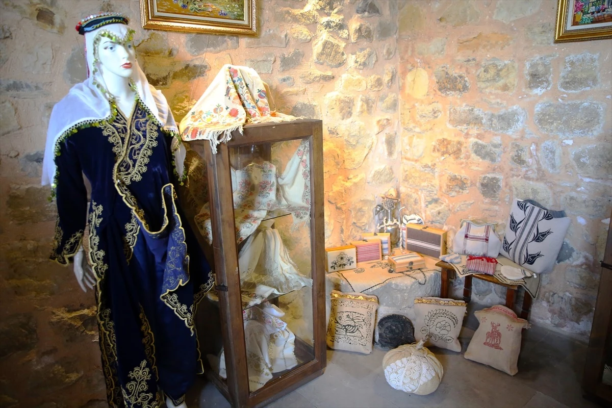 Kastamonu\'da Anadolu Kültüründe Gelenekten Geleceğe Kadın Eli Sergisi Açıldı