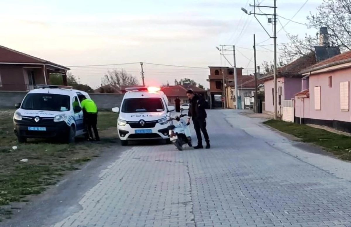 Konya\'da elektrikli bisiklet sürücüsü kediye çarpmamak için manevra yaparken yaralandı