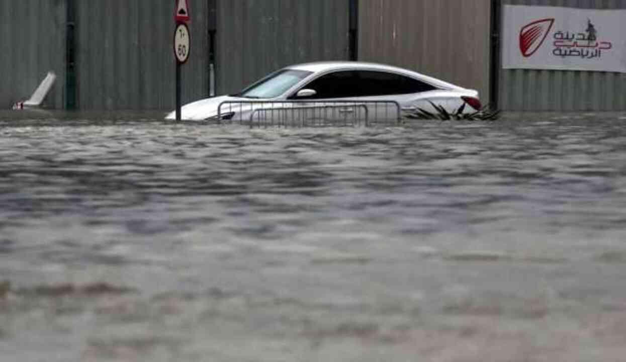 Körfez ülkelerinde sel! Umman'da 20, Birleşik Arap Emirlikleri'nde 1 kişi hayatını kaybetti