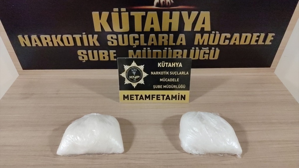 Kütahya\'da 2 kilogram sentetik uyuşturucuyla yakalanan otobüs yolcusu tutuklandı