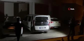 Motosikletli 2 şüpheli park halindeki araçları kurşunlayarak kaçtı