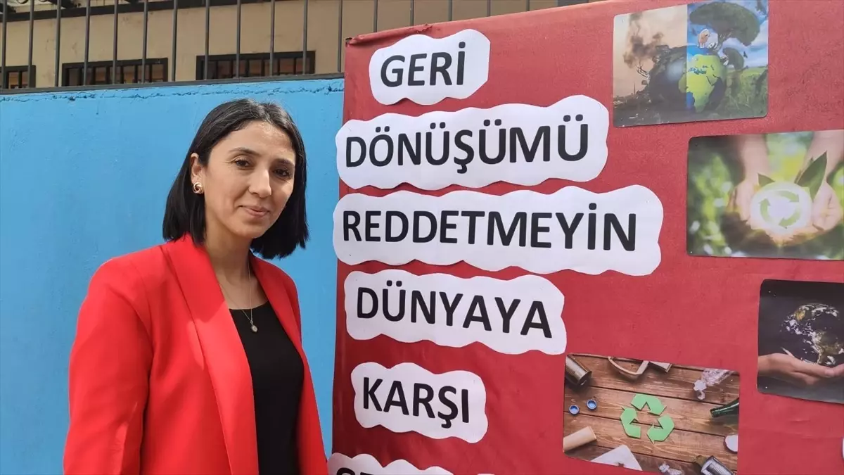 Ödemiş Kaymakamlığı öğrencilerin atık malzemelerden yapılan ürünleri sergiledi