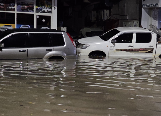 Orta Doğu'da sele neden olan yağışları BAE'nin bulut aşılama uçuşlarıyla tetiklediği ortaya çıktı