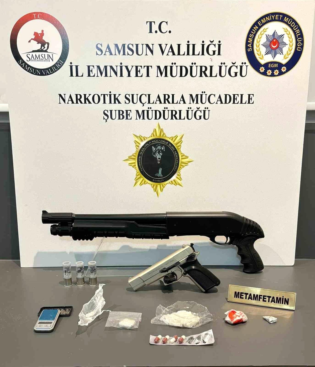 Samsun Narkotik Şube Müdürlüğü operasyonunda 2\'si kadın 6 kişi yakalandı