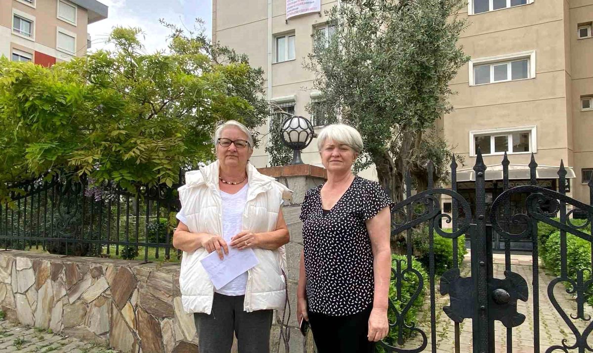 İzmir\'de Site Sakini Kadın Apartman Görevlisi Tarafından Darbedildi