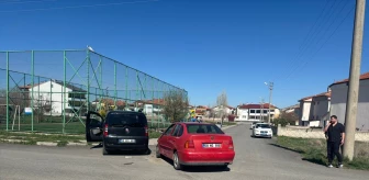 Sivas Şarkışla'da Otomobil ile Hafif Ticari Araç Çarpıştı: 2 Yaralı