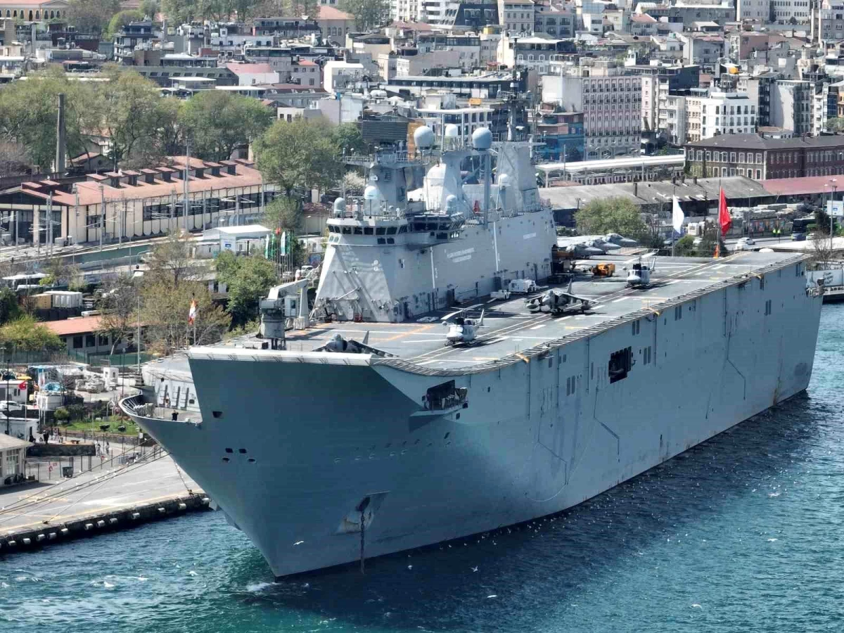 İspanya Donanması\'na ait amfibi hücum gemisi İstanbul\'da