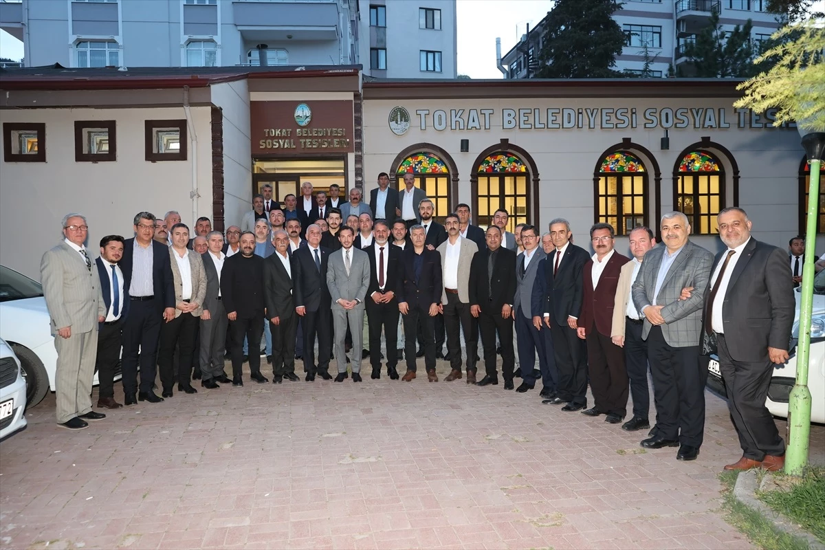 Tokat Belediye Başkanı Mehmet Kemal Yazıcıoğlu, mahalle muhtarlarıyla buluştu