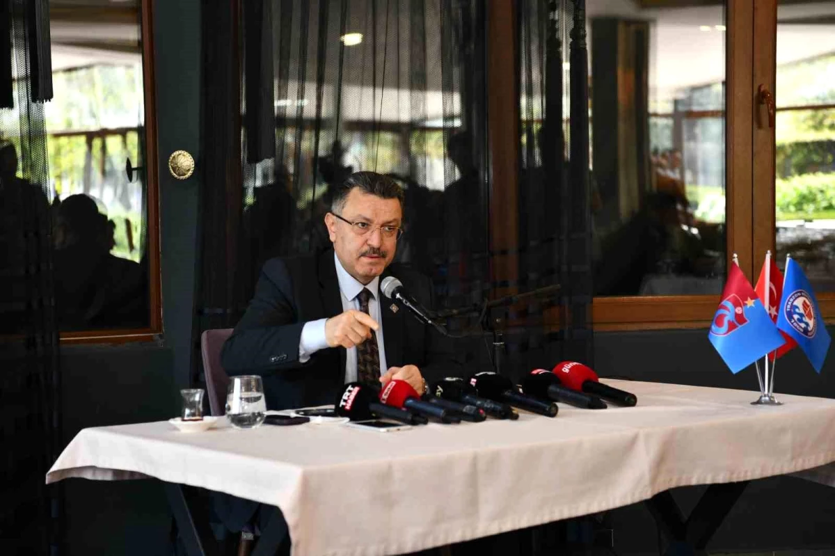 Trabzon Büyükşehir Belediye Başkanı Ahmet Metin Genç, raylı sistem protokolünü imzalayacak