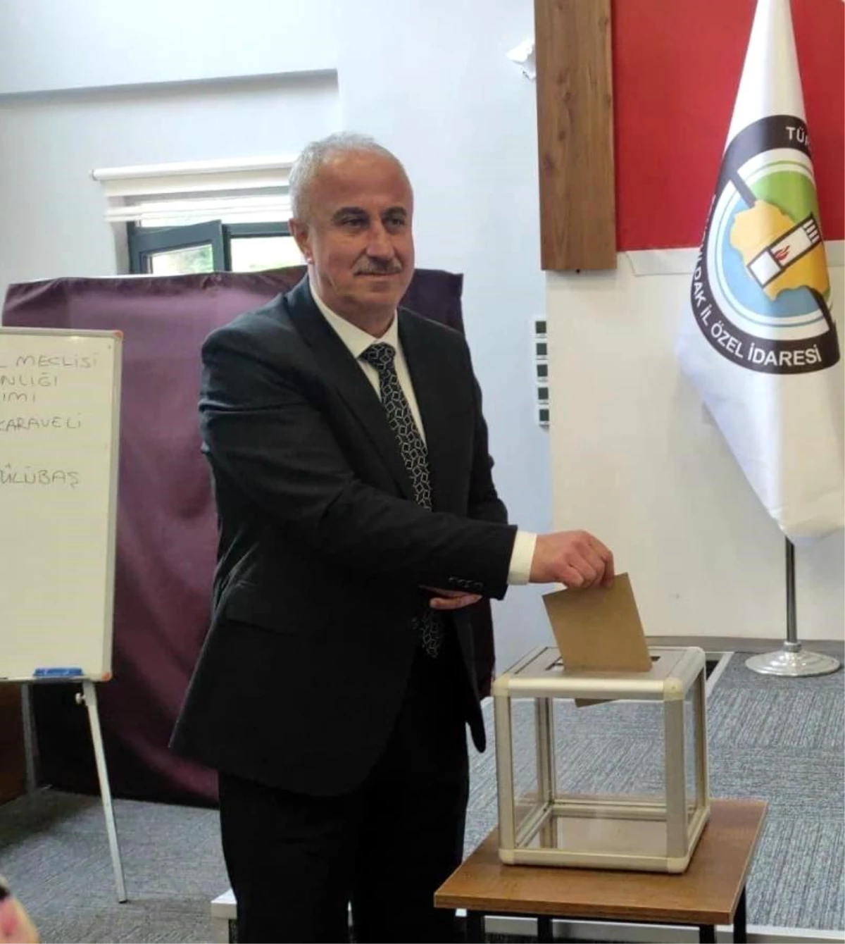 Zonguldak\'ta İl Genel Meclisi Başkanlığı seçimini AK Partili Necdet Karaveli kazandı