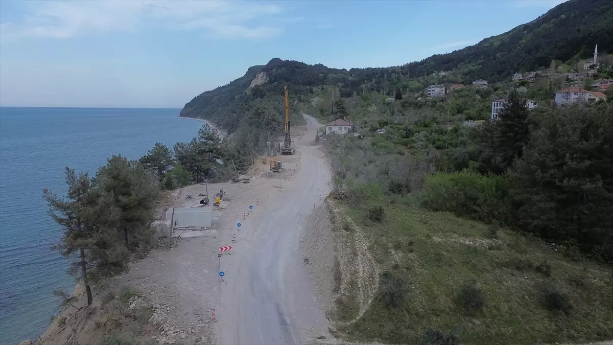 Abana-Çatalzeytin kara yolu 15 gün süreyle trafiğe kapatıldı