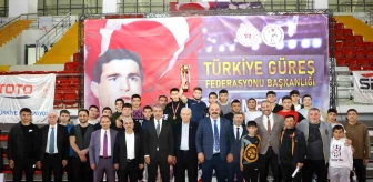 Sivas'ta düzenlenen U15 Erkekler Serbest Güreş Türkiye Şampiyonası sona erdi