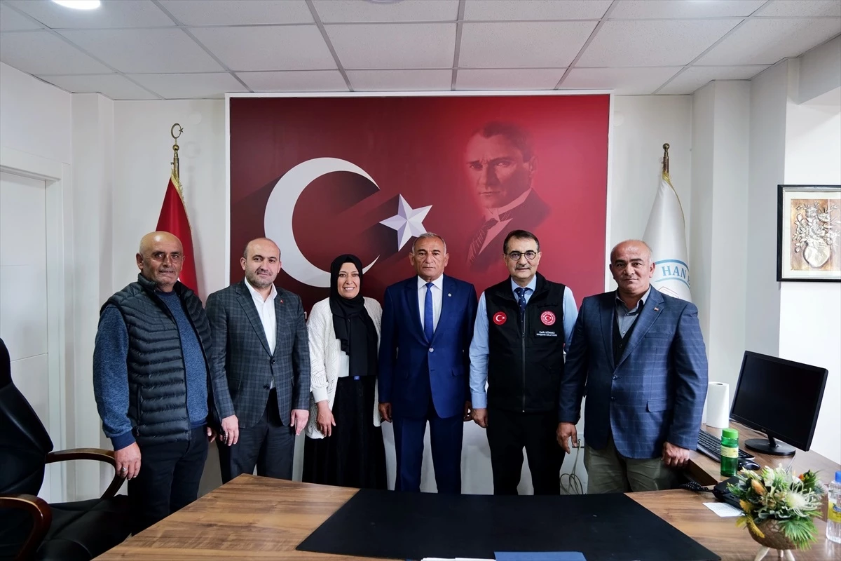 AK Parti Eskişehir Milletvekili ve İl Başkanı Han Belediye Başkanı Belceli\'yi ziyaret etti