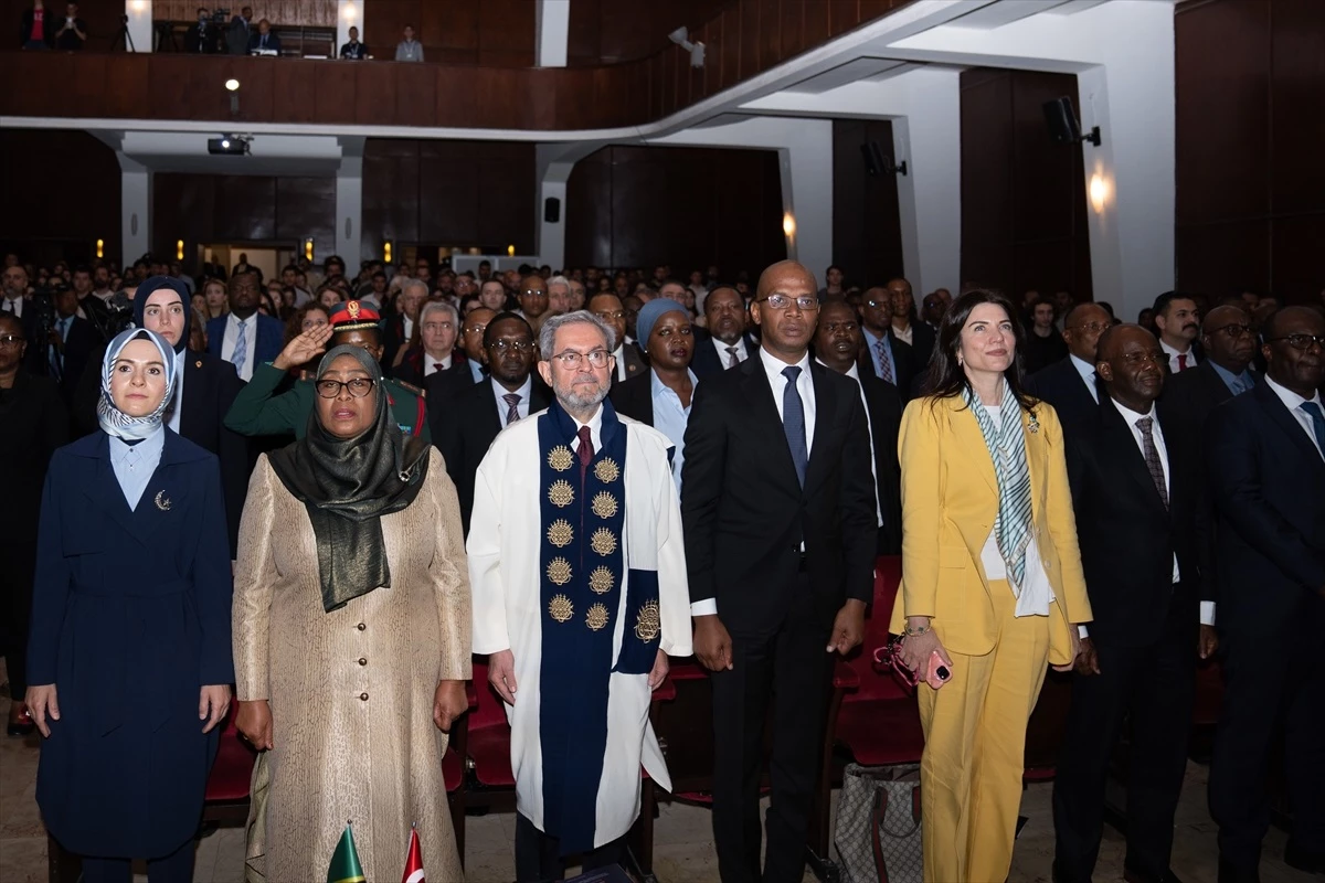 Tanzanya Cumhurbaşkanı Samia Suluhu Hassan\'a Ankara Üniversitesi tarafından fahri doktora payesi verildi