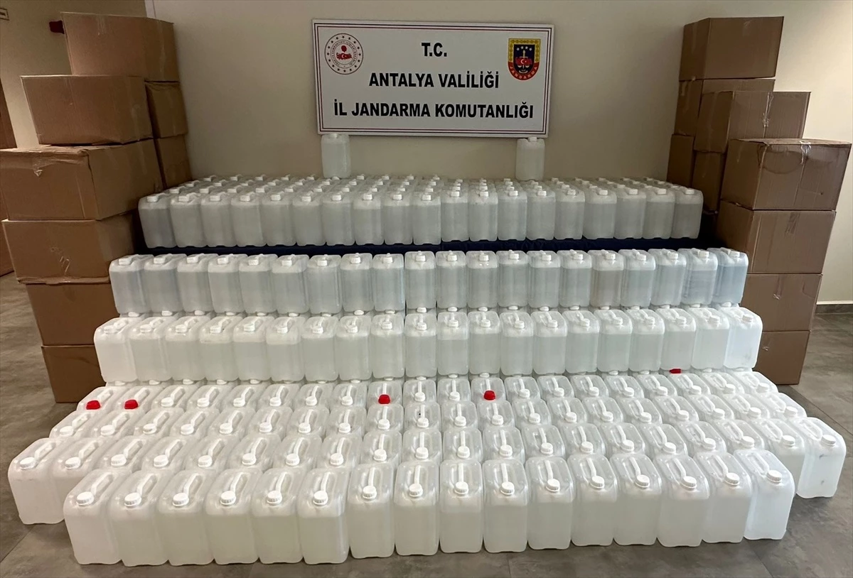 Antalya\'da 3 ton etil alkol ele geçirilen operasyonda 1 şüpheli gözaltına alındı