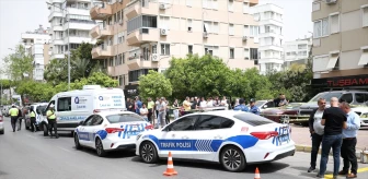 Antalya'da Otomobilin Çarptığı Belediye İşçisi Hayatını Kaybetti