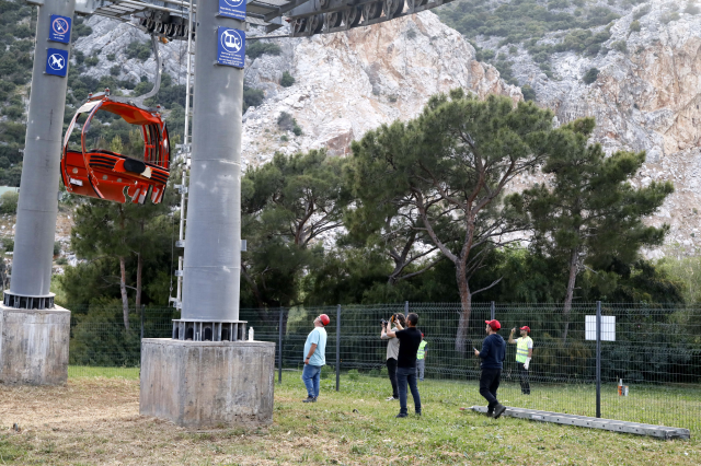 Antalya'daki teleferik kazasından 5 gün sonra 36 kabin yere indirildi