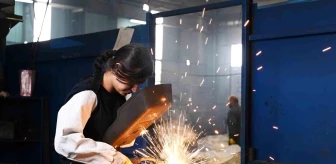 Antalya OSB'de Kadın İstihdamını Artırmak İçin Çelik Kaynakçılığı Kursu Başlatıldı