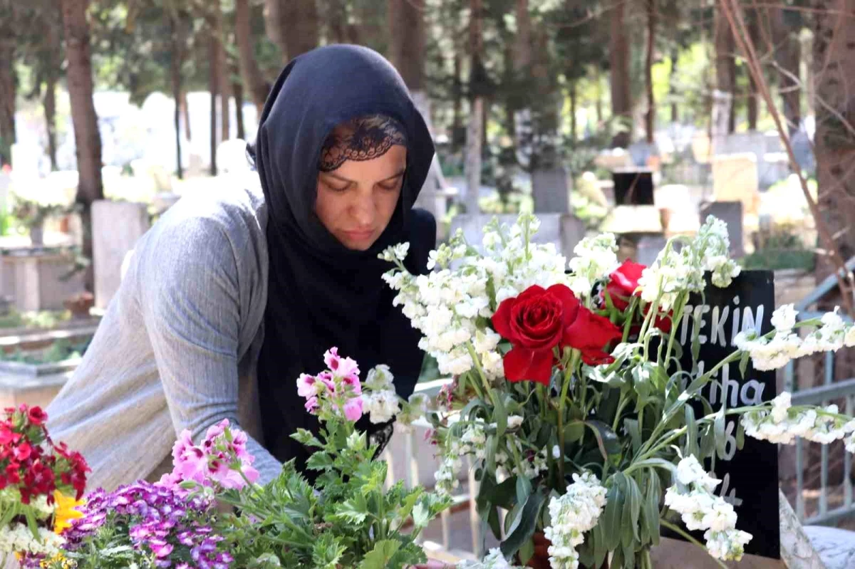 İzmir\'de kavga sonucu bıçaklanan genç hayatını kaybetti