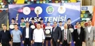 Kenan Eren Kahraman ve Türkiye Milli Takımı U15 Türk Devletleri Şampiyonası'nda şampiyon oldu