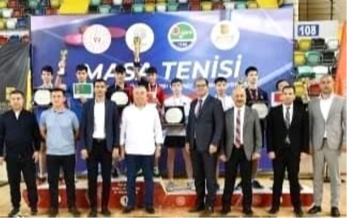 Kenan Eren Kahraman ve Türkiye Milli Takımı U15 Türk Devletleri Şampiyonası\'nda şampiyon oldu