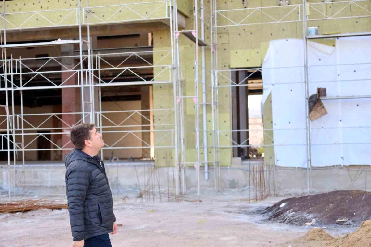 Aksaray Belediye Başkanı Evren Dinçer Yeni Belediye Binasını İnceledi