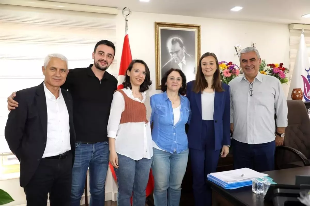 Manisa Şehzadeler Belediye Başkanı Gülşah Durbay, bayram tatilinin ardından vatandaşları makamında ağırladı