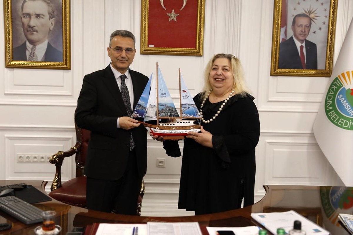 İlkadım Belediye Başkanı İhsan Kurnaz, kapılarının ve gönüllerinin her zaman millete açık olduğunu söyledi
