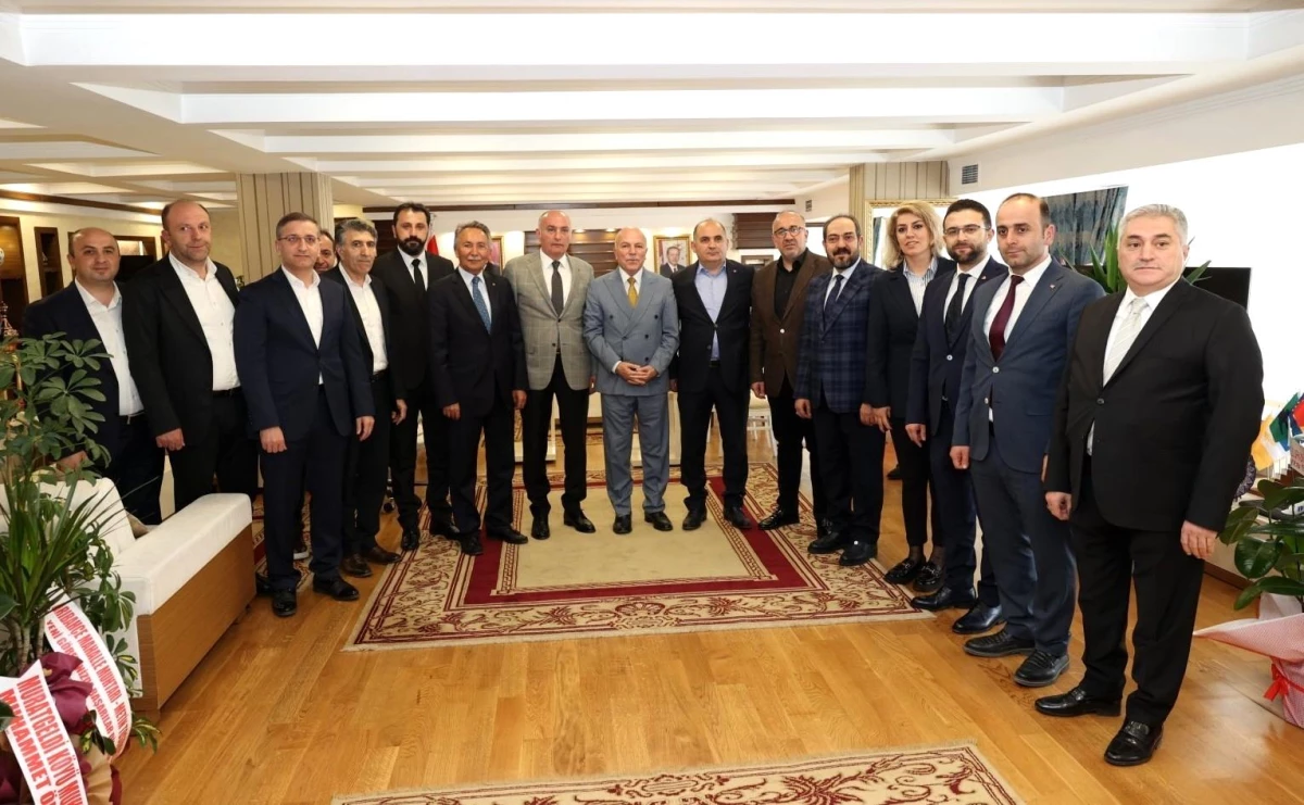 Erzurum Ticaret ve Sanayi Odası Yönetimi, Mehmet Sekmen\'i ziyaret etti