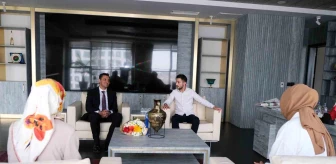 Manisa Büyükşehir Belediye Başkanı Şehit Enis Budak'ın Ailesini Ağırladı