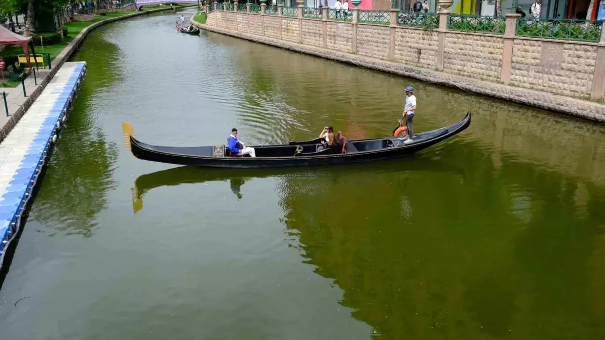 Eskişehir\'de bayram tatili döneminde artan turist ziyaretleri devam ediyor