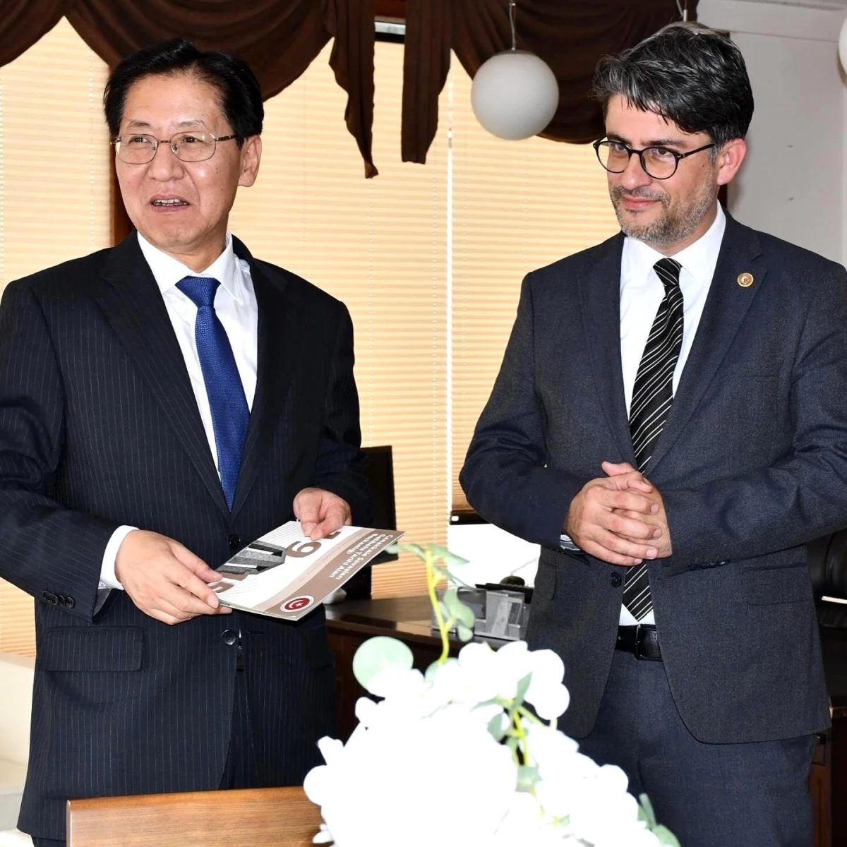 Çin Büyükelçisi, ÇOMÜ Rektörünü ziyaret etti