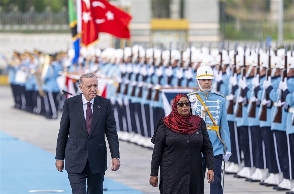 Cumhurbaşkanı Erdoğan, Tanzanya Cumhurbaşkanı Hassan\'ı resmi törenle karşıladı