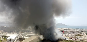 Fethiye'deki Konteyner Yangını Söndürüldü